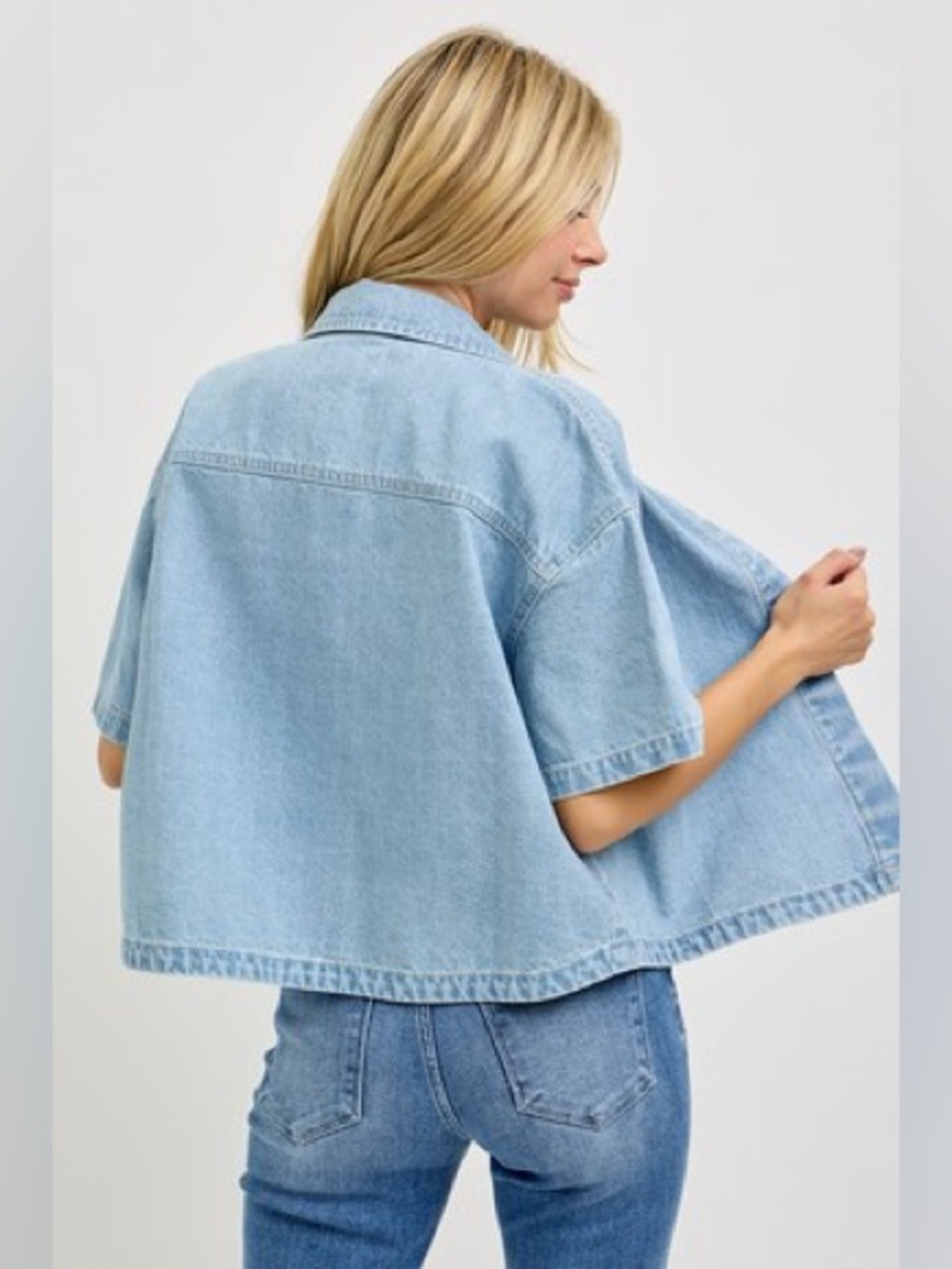 RISEN Oversized Half Sleeve Cropped Shirt – Light Blue🛍️ - Picture 3 of 4